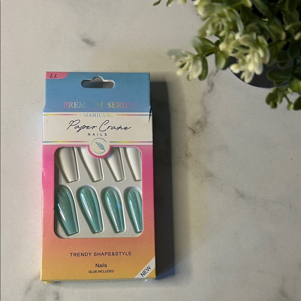 Aqua Press-On Nails